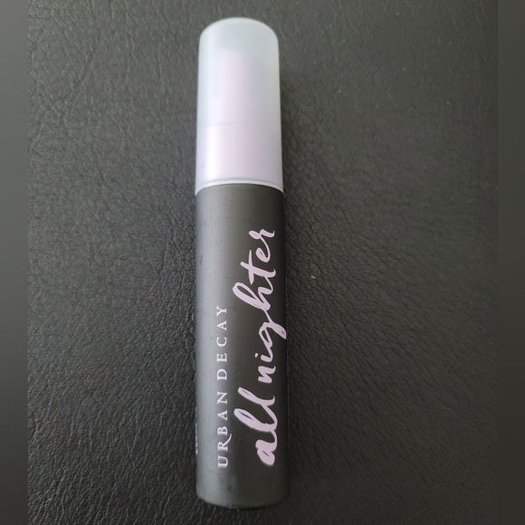 ❌️SOLD 2/$30 URBAN DECAY All nighter setting spray 30ml - Picture 2 of 3
